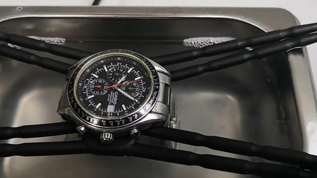 Cleaning watches with an ultrasonic cleaner